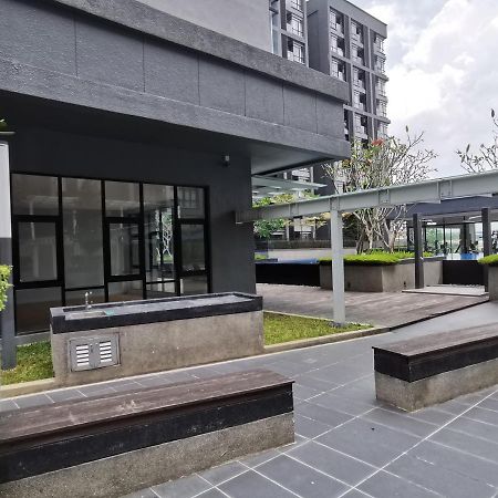 Alocasia Geniehome 3Br Free Wifi @ Utropolis Shah Alam Exterior photo
