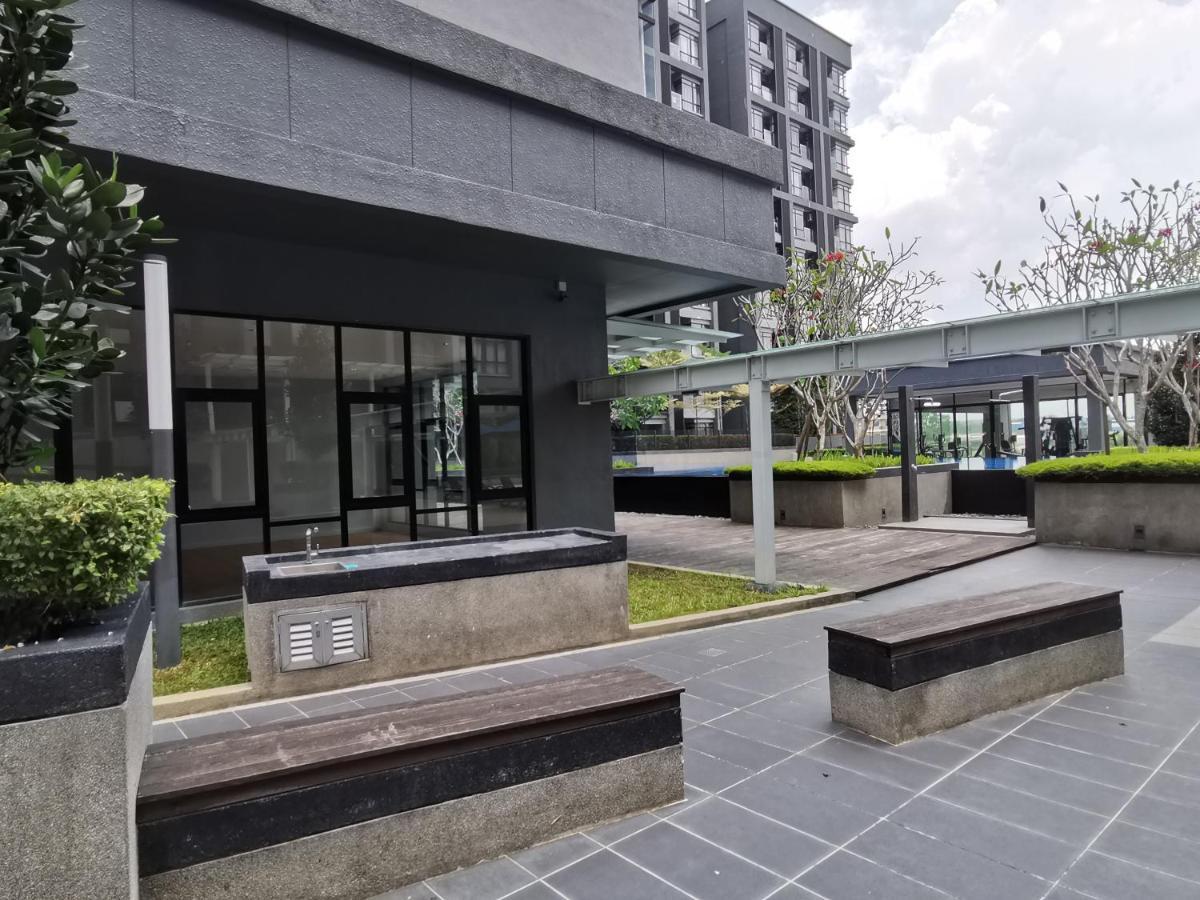 Alocasia Geniehome 3Br Free Wifi @ Utropolis Shah Alam Exterior photo